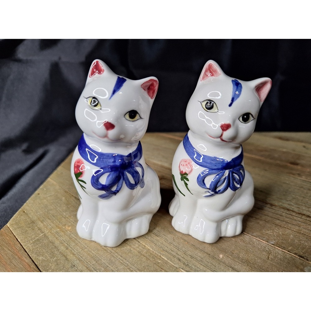 Vintage Lenox Ceramic Cat Salt and Pepper Shakers "Poppies on Blue" Barnyard Col